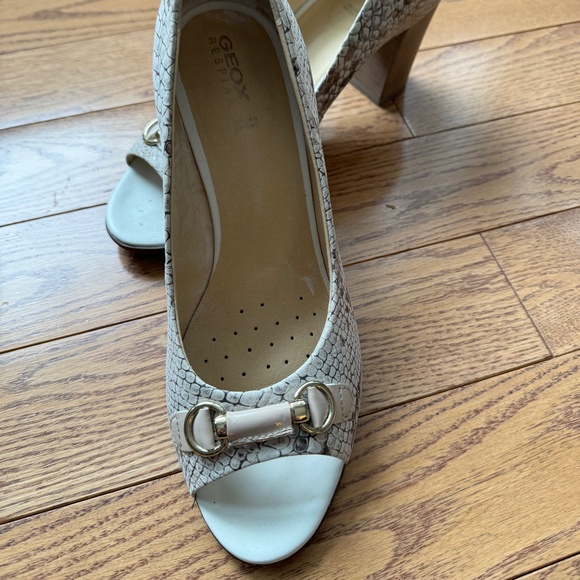 Geox Open Toe Italian Leather Snakeskin Pumps Size 40 EU - Picture 2 of 7